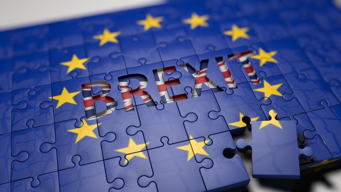 Eiropas Savienības karoga un Brexit interpretācija puzles veidā