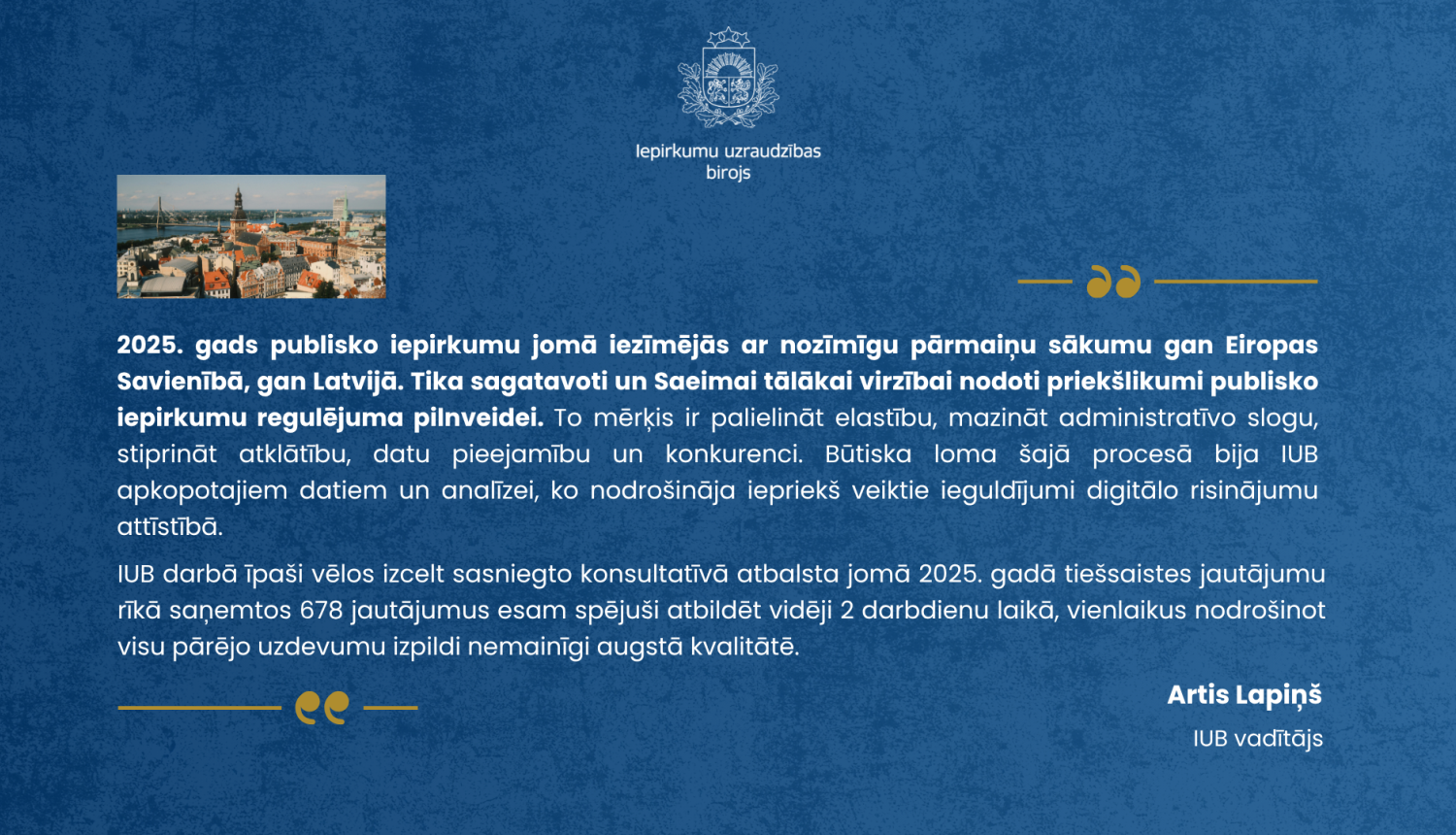 Zils fons, teksts, logo, attēls ar Rīgas skatu, pēdiņu elementi