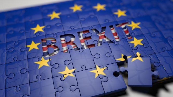 Eiropas Savienības karoga un Brexit interpretācija puzles veidā