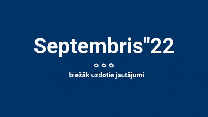 tumšzils fons ar burtiem