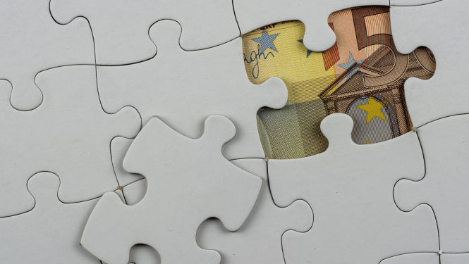 zem puzle gabaliņiem euro naudaszīmes