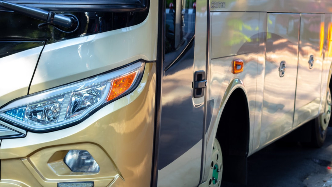 Attēlā attēlots sabiedriskais autobuss