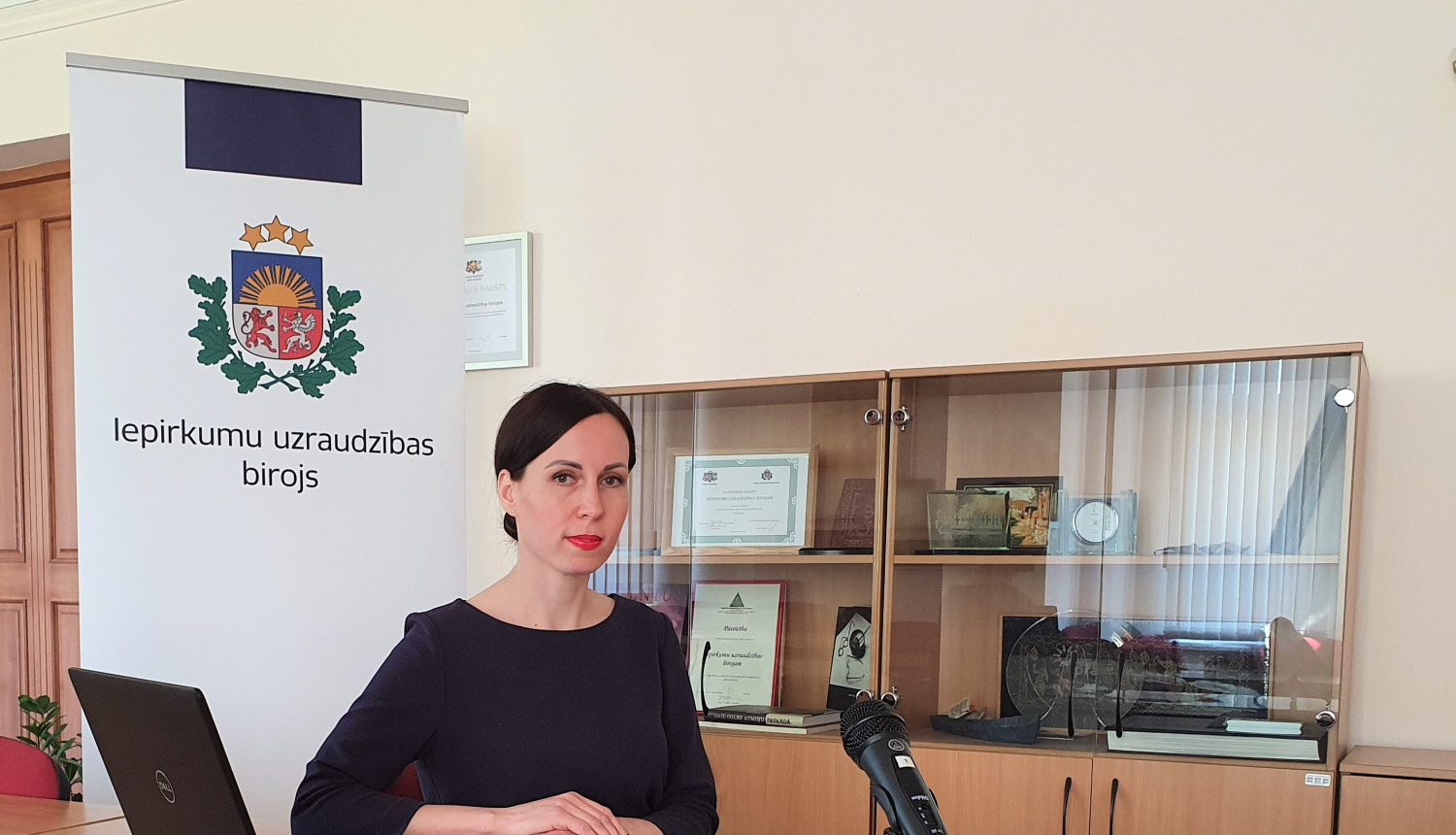 Attēlā attēlota Iepirkumu uzraudzības biroja Tiesību aktu piemērošanas departamenta direktore Monta Oga.