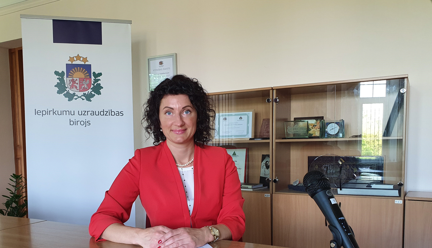 Attēlā attēlota Iepirkumu uzraudzības biroja Administratīvo sodu departamenta direktore Dace Ozola